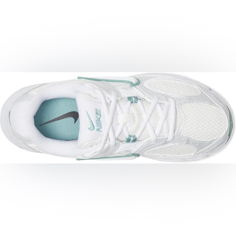NWT Nike Women's White and Teal V5 RNR Sneakers - Picture 4 of 9